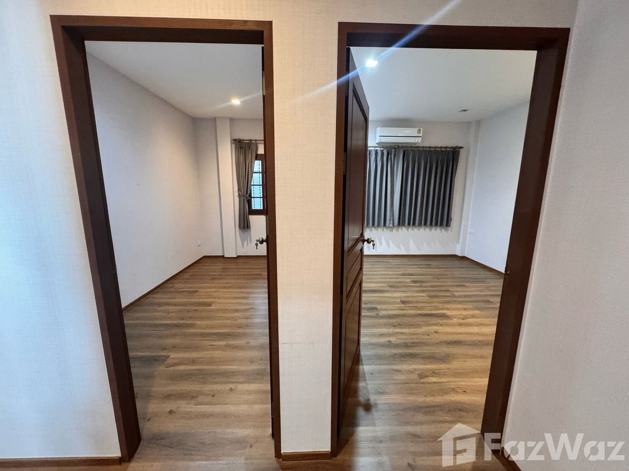 picture 6Bedrooms Corner House+ Warehouse For sale 5337080 - 21/23