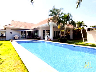 Houses for sale Hua Hin Prachaubkirikhan : Modern Pool Villa for sale at Smart House Valley
