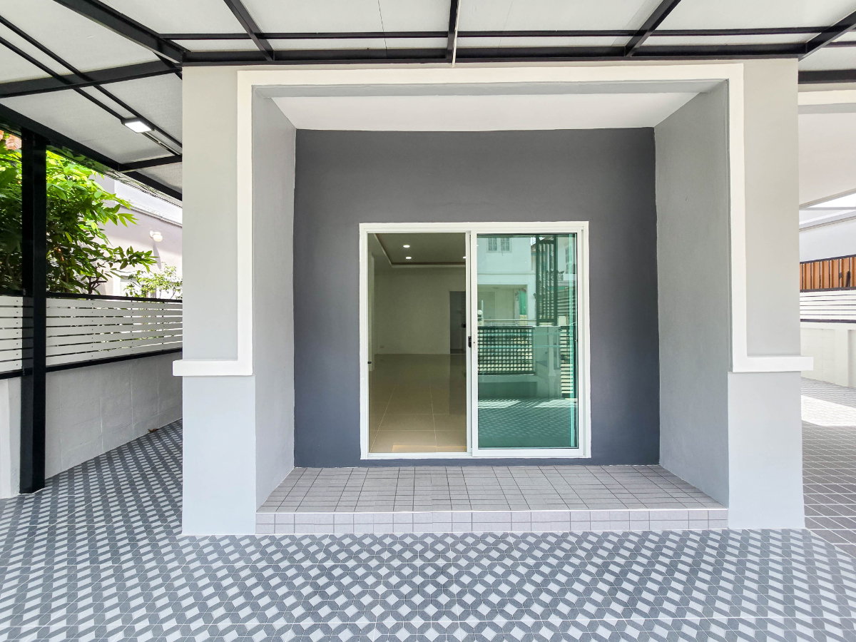 รูป บ้านแฝด ตกแต่งรีโนเวทใหม่ หลังใหญ่ หมู่บ้านบุรีรมย์ ซอยคู้บอน41 แขวงบางชัน เขตคลองสามวา - รูปที่ 6/20