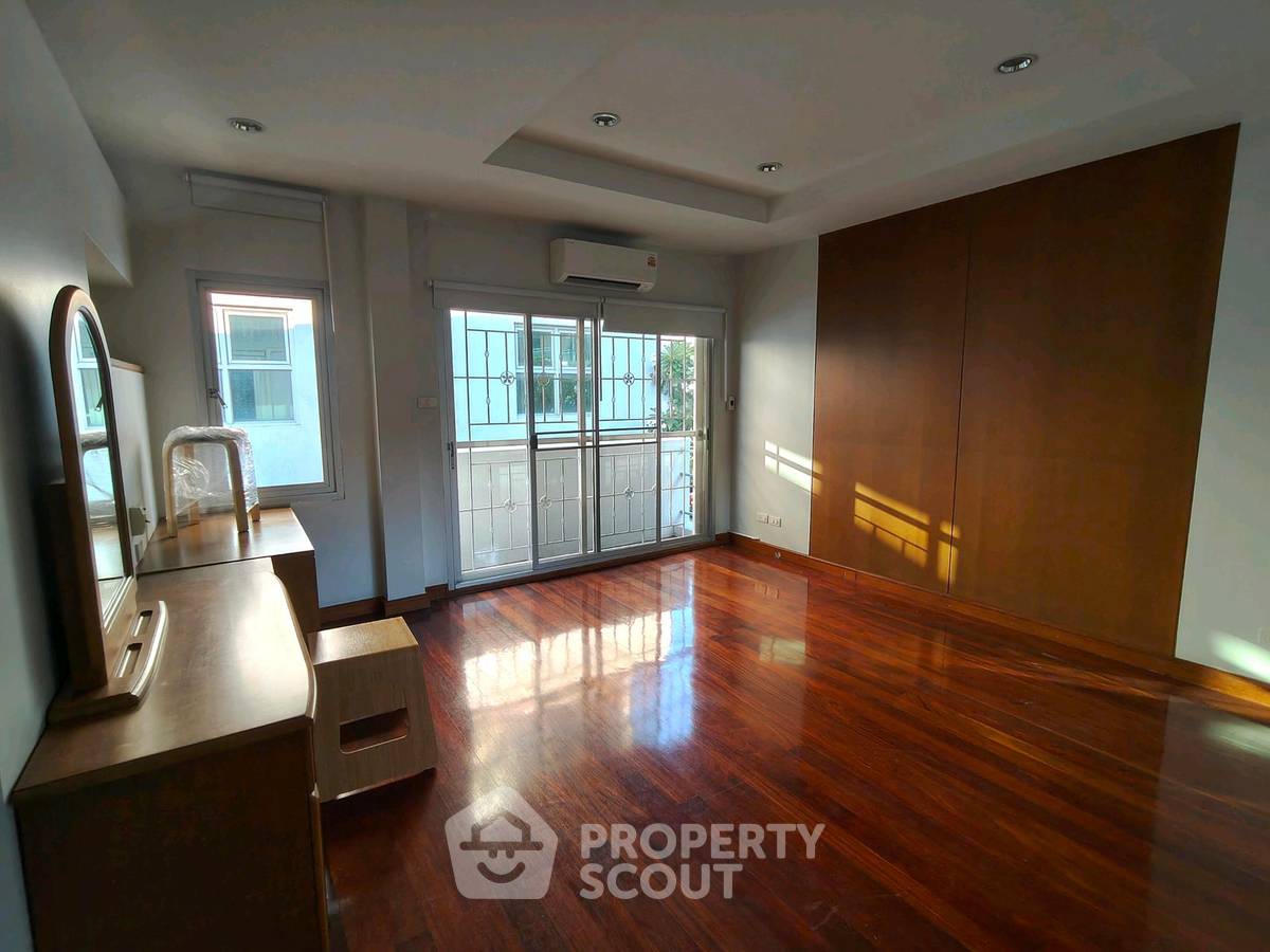 รูป บ้าน 2-ห้องนอน ใน พลับพลา (ID 3471136) - รูปที่ 12/15