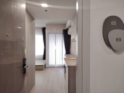 Cobe Ratchada - Rama 9 | Building A 10th Floor Brand New Studio Unit (With Shuttle Bus & Sky Lounge)14,000 THB / Month
