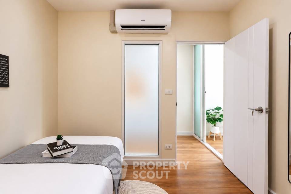 picture 2-BR Condo For Sale At The Trio Garden Condominium (ID 3468062) - 20/29