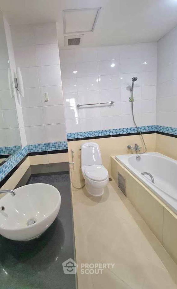 picture 2-BR Condo at Citi Smart Sukhumvit 18 near BTS Asok (ID 3467336) - 14/14