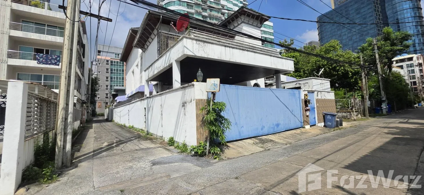 picture 4 Bedroom House for sale in Khlong Tan Nuea, Bangkok  6908403 - 8/19
