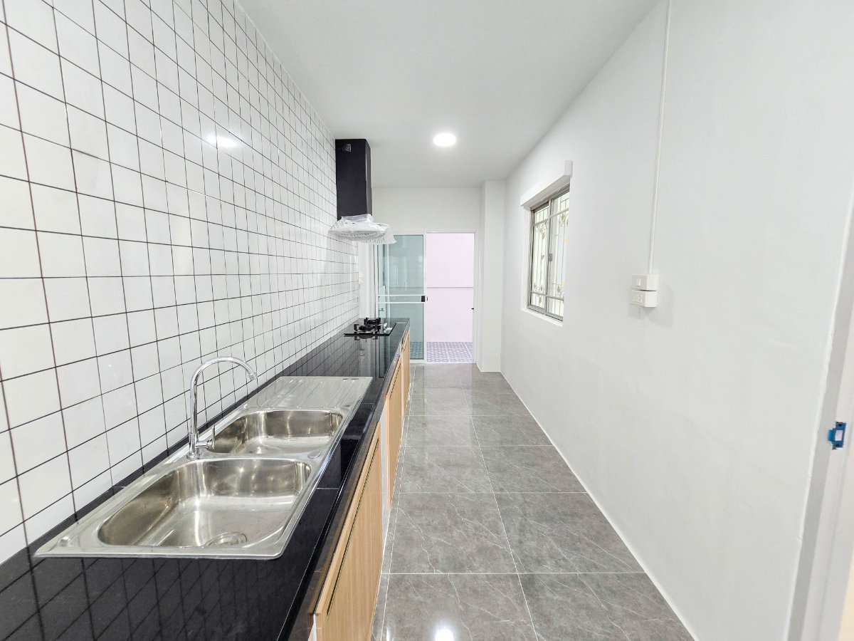 รูป บ้านแฝด รีโนเวทใหม่ ทำเลดี หมู่บ้านพร้อมพัฒน์1 ถ.ปัญญาเนเชอรัลปาร์ค แขวงสามวาตะวันตก เขตคลองสามวา - รูปที่ 13/23