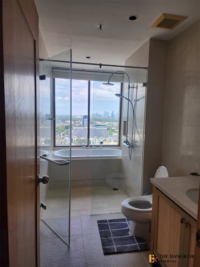 picture Beautiful Room, Ready-to-move-in The Emporio Place - 7/10