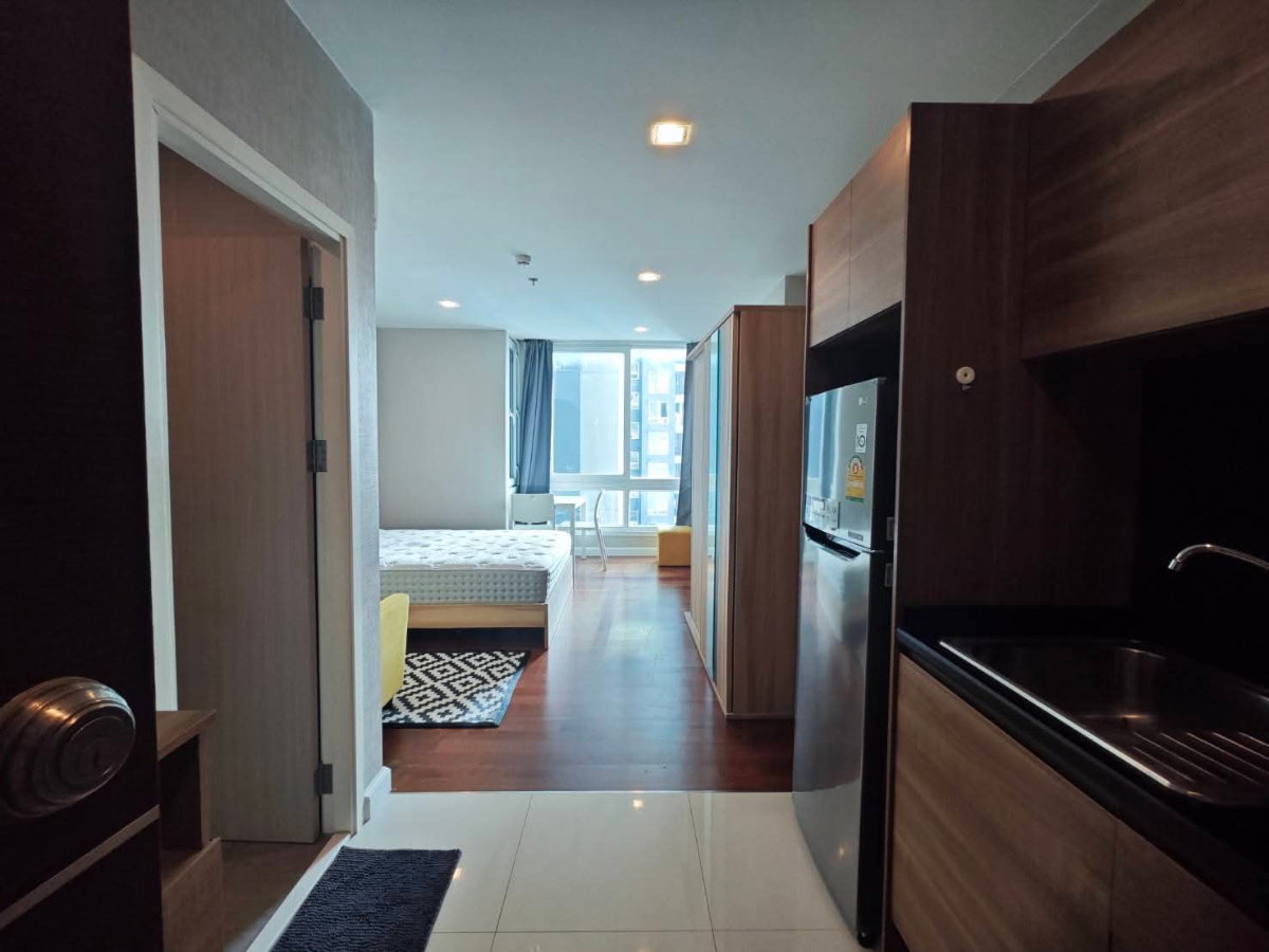 picture The Metropolis Samrong just by bts Samrong station with fully furnished and with the nice view - 4/9