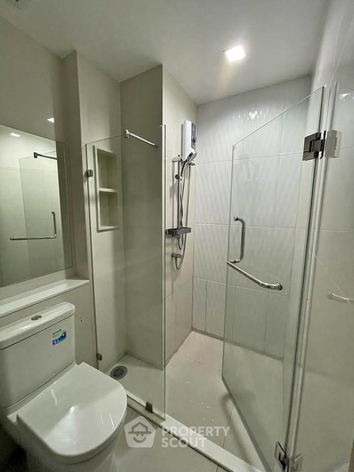 picture 17th-Floor 1-BR At Life Asoke - Rama 9 Near MRT Phra Ram 9 (ID 3469680) - 1/9
