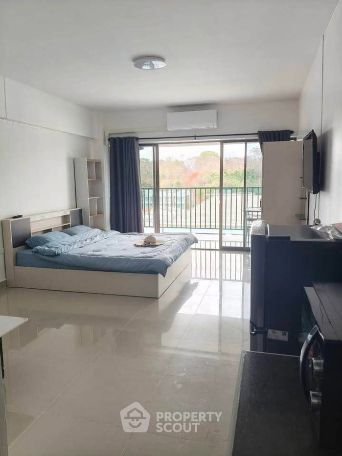 picture 1-BR Condo at Sombat Pattaya Condotel close to Phratamnak (ID 3469570) - 10/16