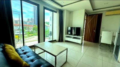 Condos for sale : Arcadia Beach Resort Pattaya Condo for Sale | 49 Sq.m. | Only 3.39 MB