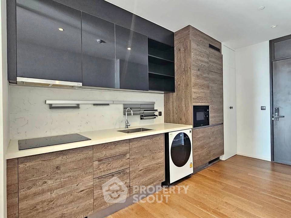 picture Pet-Friendly 2-BR Condo At Muniq Langsuan Near BTS Ratchadamri (ID 3473215) - 1/18