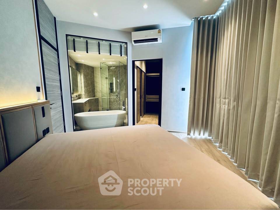 picture Near MRT Phahon Yothin | 15th-Floor 1-BR, The Crest Park Residences (ID 3468844) - 2/4