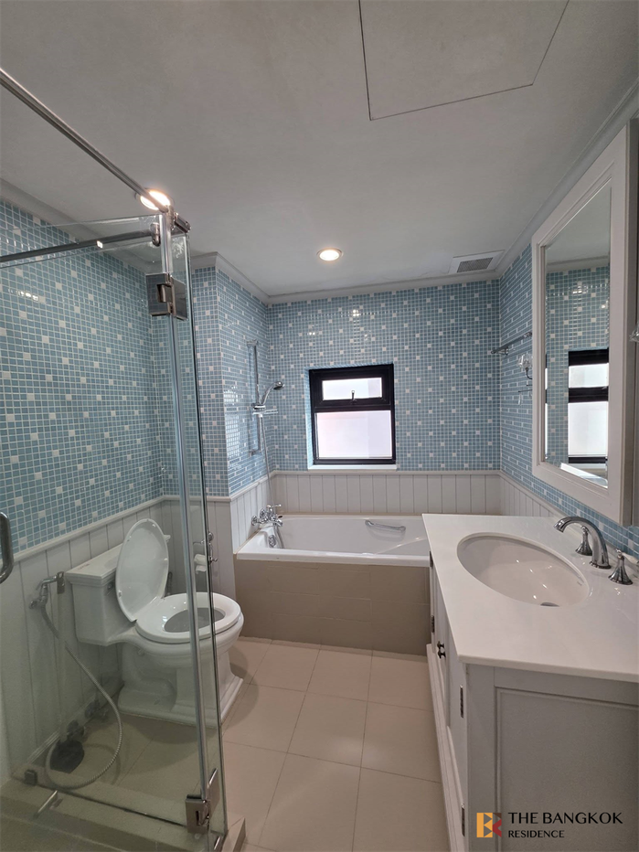 picture Baan Piya Sathorn Move-in Ready, Just Bring Your Stuff - 1/9
