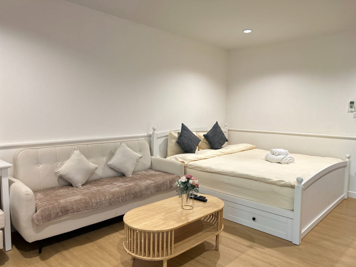 picture Night Bazaar Condotel, Newly renovated, with a separate kitchen area, Fully furnished. (Tel/Line 088-5986998) - 26/46