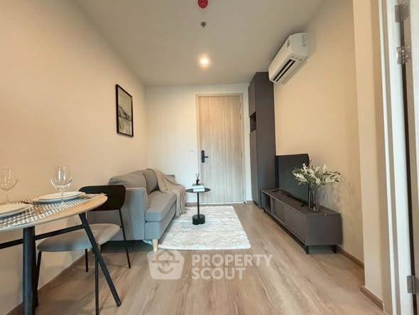 picture 1-BR Condo at Nue District R9 near MRT Phra Ram 9 (ID 3469439) - 3/11