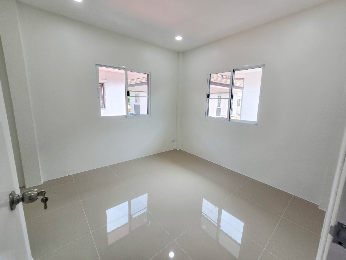 รูป บ้านแฝด ตกแต่งรีโนเวทใหม่ หลังใหญ่ หมู่บ้านบุรีรมย์ ซอยคู้บอน41 แขวงบางชัน เขตคลองสามวา - รูปที่ 16/20