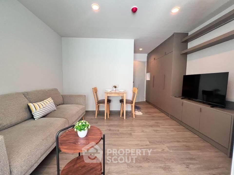 picture 1-BR Condo at Regent Home Bangna near BTS Bang Na (ID 3468373) - 3/12