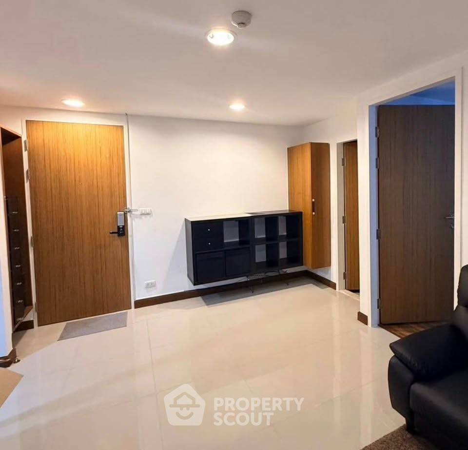 picture 1-BR Condo At Zenith Place Sukhumvit 42 Near BTS Ekkamai (ID 3473923) - 4/9