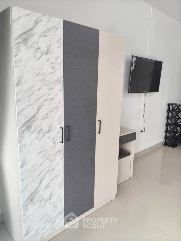 picture 1-BR Condo at Sombat Pattaya Condotel close to Phratamnak (ID 3469570) - 12/16