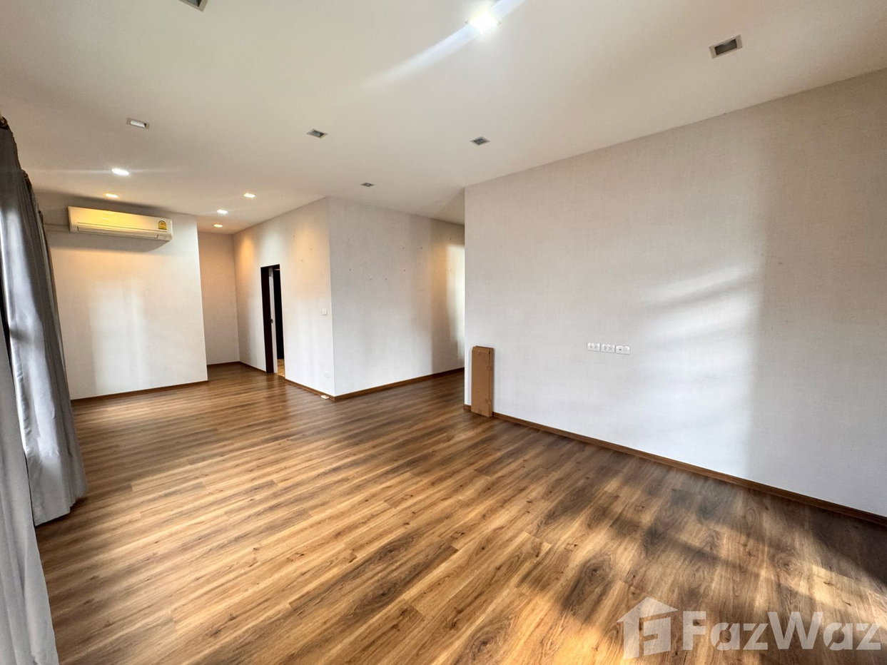 picture 6Bedrooms Corner House+ Warehouse For sale 5337080 - 5/23