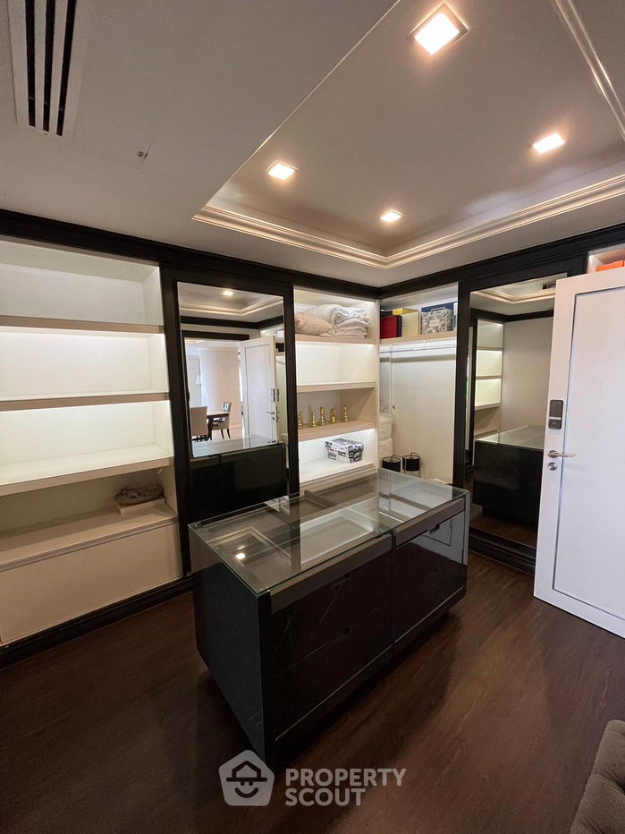 picture 3-BR 347 Sqm, 44th-Floor Nusa State Tower Condominium, BTS Saphan Taksin (ID 1821248) - 15/15