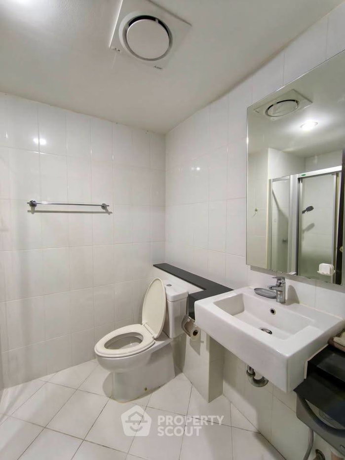 picture 2-BR Condo At Panna Residence 3 In The CMU, Chiang Mai (ID 3467722) - 11/14
