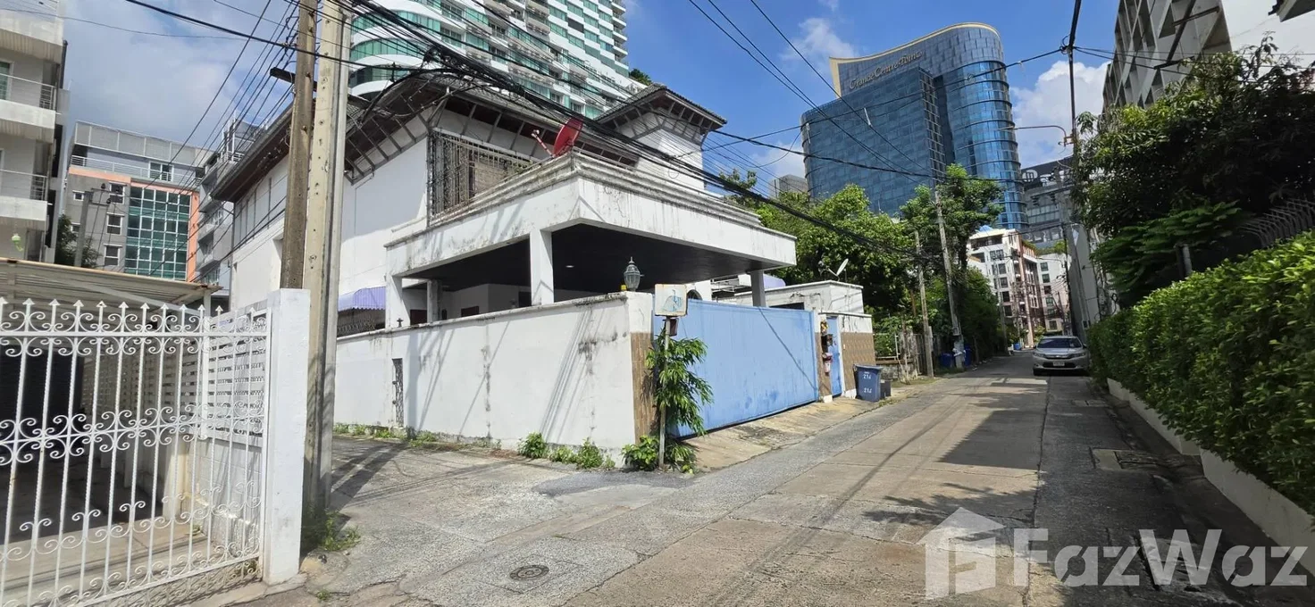 picture 4 Bedroom House for sale in Khlong Tan Nuea, Bangkok  6908403 - 9/19