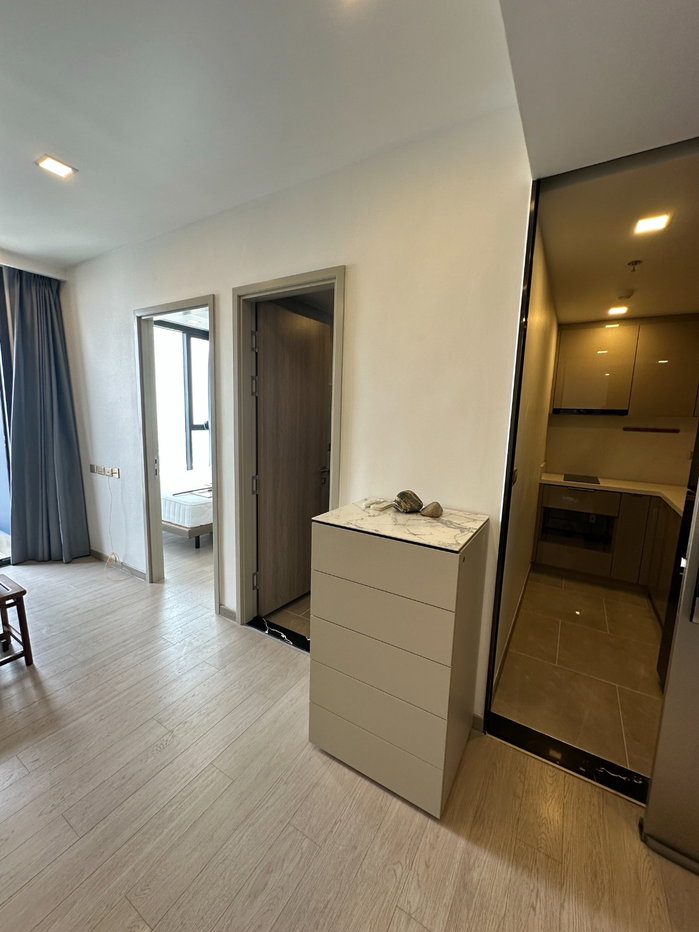 รูป Condo for rent at One 9 Five Asoke - Rama 9  1 ห้องนอน 1 ห้องน้ำ   - 36 ตร.ม.  - ชั้นสูง 52  - เฟอร์นิเจอร เครื่องใช้ไฟฟ้าครบพร้อมเข้าอยู่ - รูปที่ 5/8