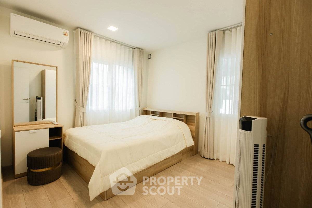 picture 3-BR 280 Sqm House At Villaggio 3 Srinakarin - Bangna (ID 3465169) - 9/12