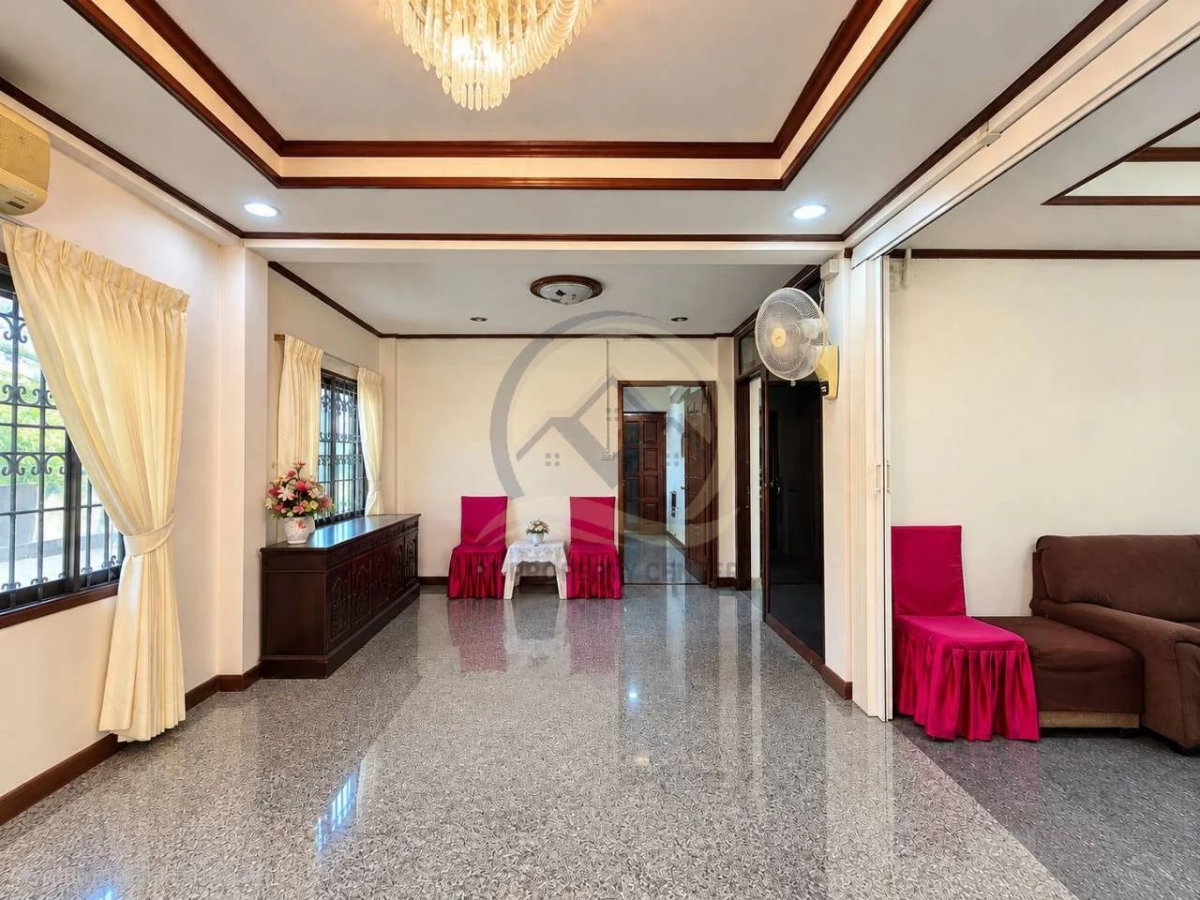 รูป บ้านเดี่ยว 2 ชั้น สร้างเอง ซอยลำลูกกา 33 บ้านเดี่ยว 2 ชั้นใกล้รถไฟฟ้า หน้าบ้านไม่ชนใคร ได้ความเป็นส่วนตัวสูง ลมพัดผ่านดี ไม่แออัด - รูปที่ 3/23