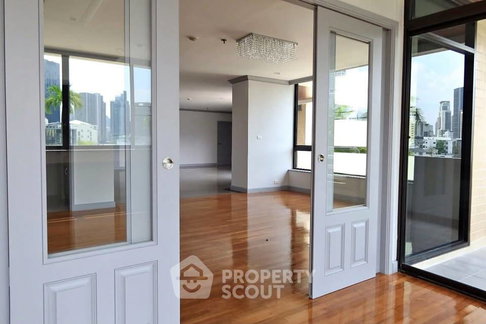 3-BR Condo at Ruamsuk Condominium near BTS Thong Lor (ID 3470475)