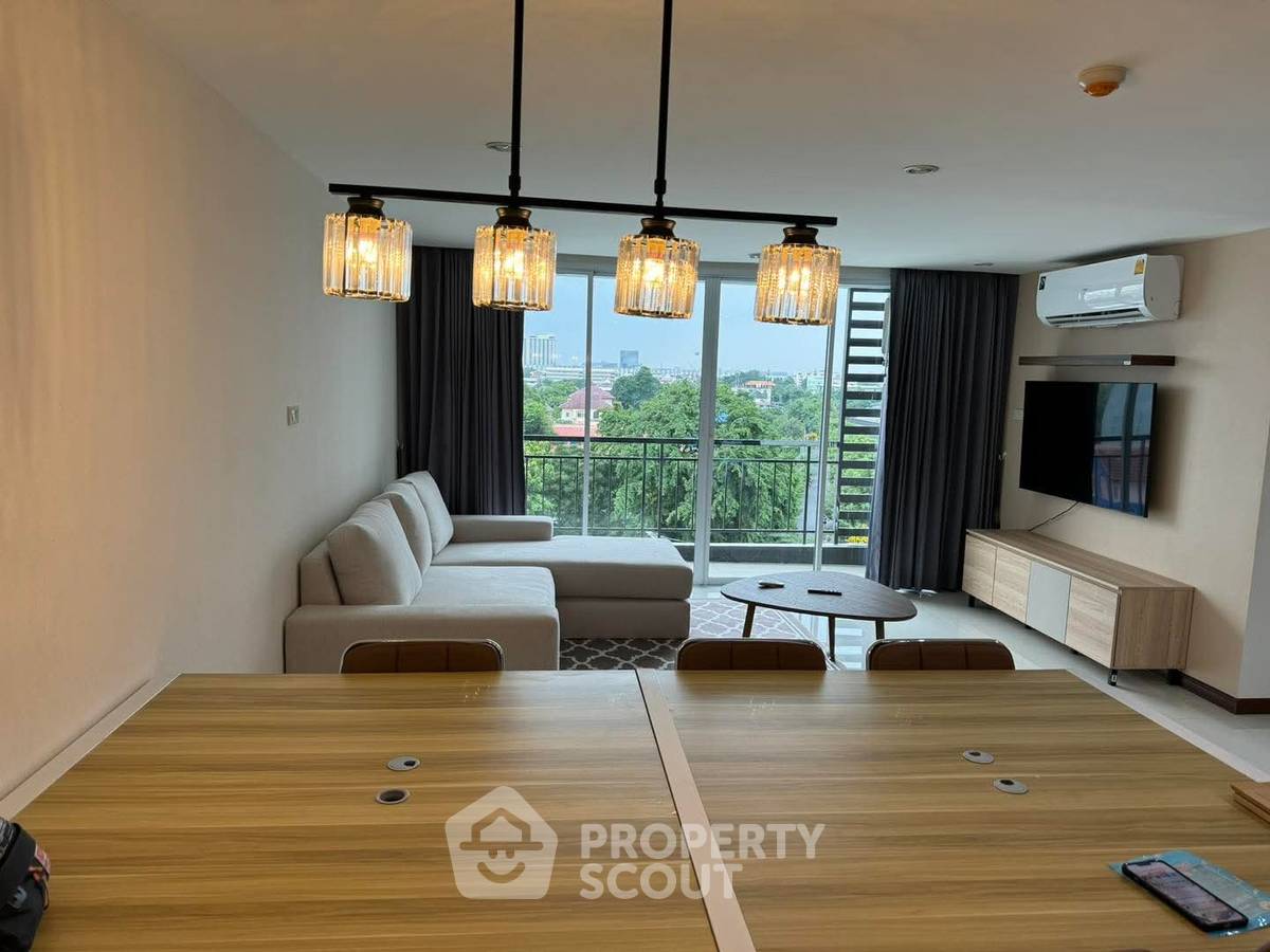 picture 3-BR Condo Family Ratchada Near BTS Saphan Khwai (ID 2108751) - 1/5