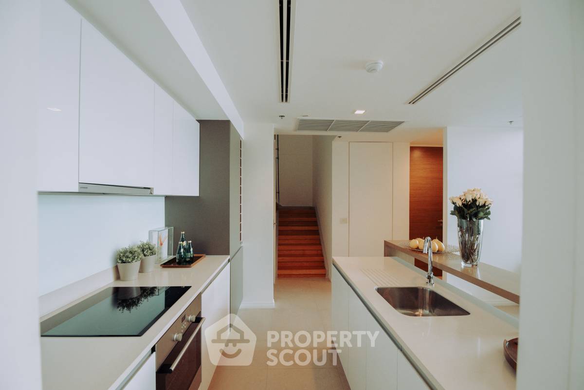 picture 2-BR Condo at The River Condominium near BTS Saphan Taksin (ID 3471177) - 8/18