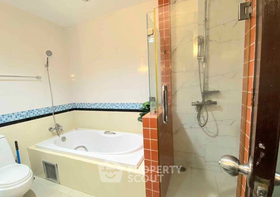 picture 2-BR Condo at Citi Smart Sukhumvit 18 near BTS Asok (ID 3467308) - 19/19