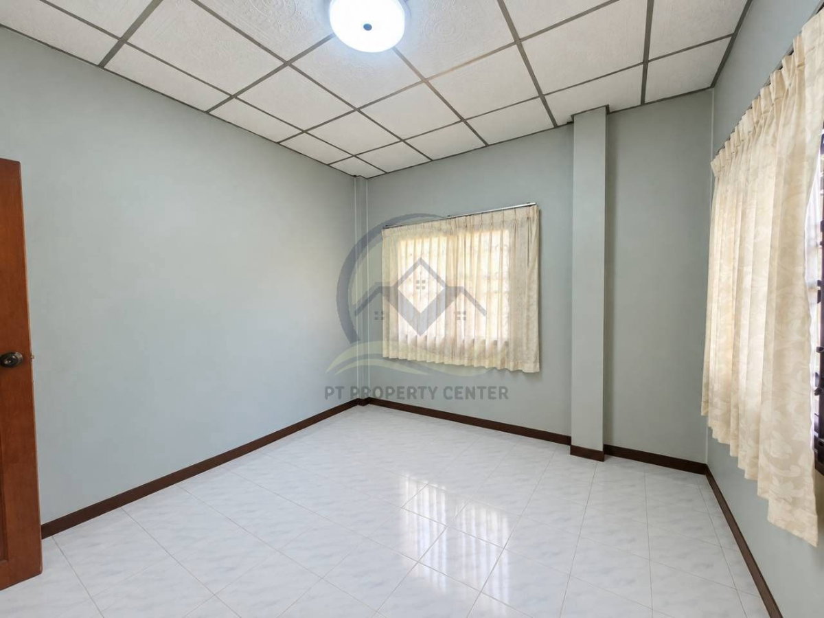 รูป บ้านเดี่ยว 2 ชั้น สร้างเอง ซอยลำลูกกา 33 บ้านเดี่ยว 2 ชั้นใกล้รถไฟฟ้า หน้าบ้านไม่ชนใคร ได้ความเป็นส่วนตัวสูง ลมพัดผ่านดี ไม่แออัด - รูปที่ 11/23
