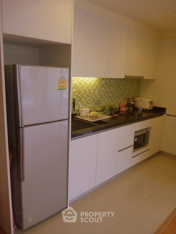 picture 1-BR Condo At XVI The Sixteenth Near MRT Queen Sirikit (ID 386952) - 5/9