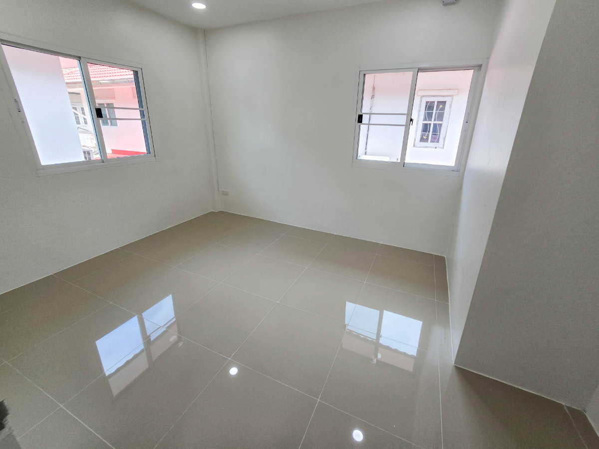 รูป บ้านแฝด ตกแต่งรีโนเวทใหม่ หลังใหญ่ หมู่บ้านบุรีรมย์ ซอยคู้บอน41 แขวงบางชัน เขตคลองสามวา - รูปที่ 17/20