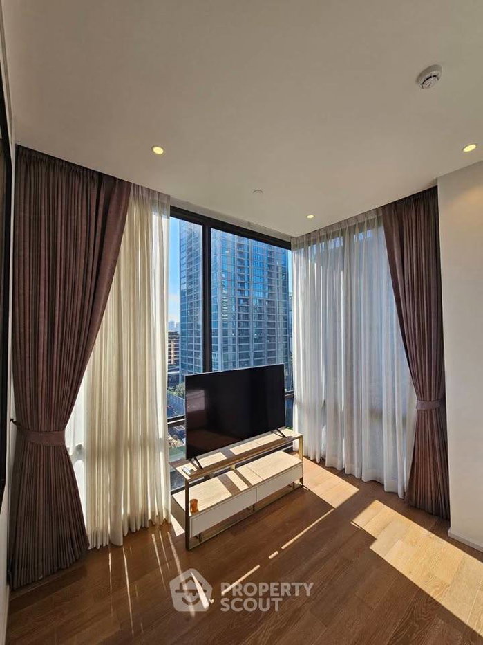 picture Pet-Friendly 2-BR Condo At Muniq Langsuan Near BTS Ratchadamri (ID 3473215) - 8/18