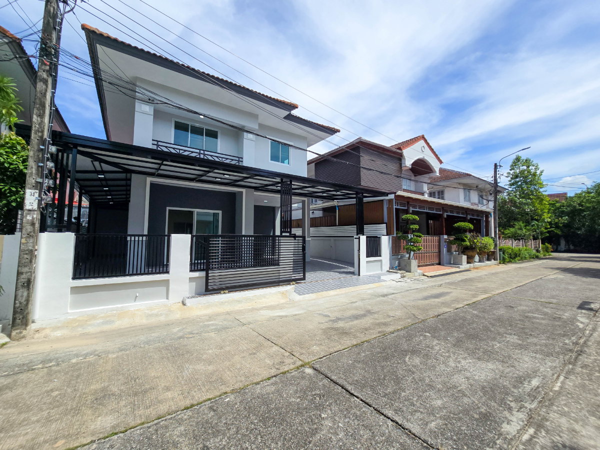 รูป บ้านแฝด ตกแต่งรีโนเวทใหม่ หลังใหญ่ หมู่บ้านบุรีรมย์ ซอยคู้บอน41 แขวงบางชัน เขตคลองสามวา - รูปที่ 2/20