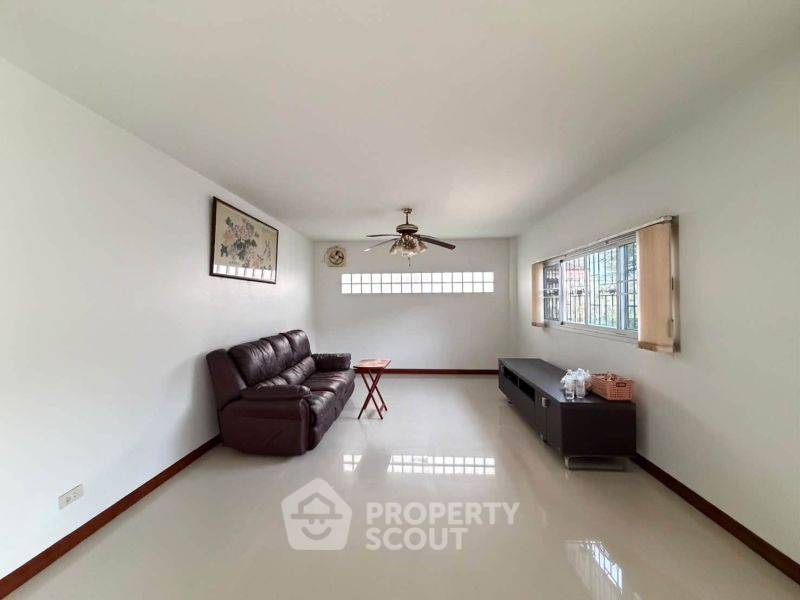รูป บ้าน 4 ห้องนอน 220 ตร.ม. ขายที่ Srinakarin Village (ID 3469443) - รูปที่ 3/13