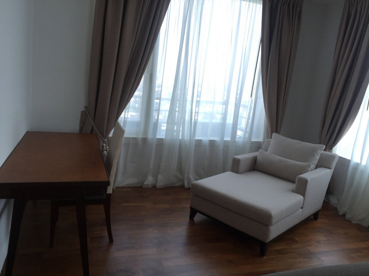 picture LTH16396 - Spacious Condo For Rent | Siri Residence Sukhumvit 24 | BTS Phrom Phong | 164 Sq.m. | 3 Beds | 4 Baths | 100K/Month - 3/5