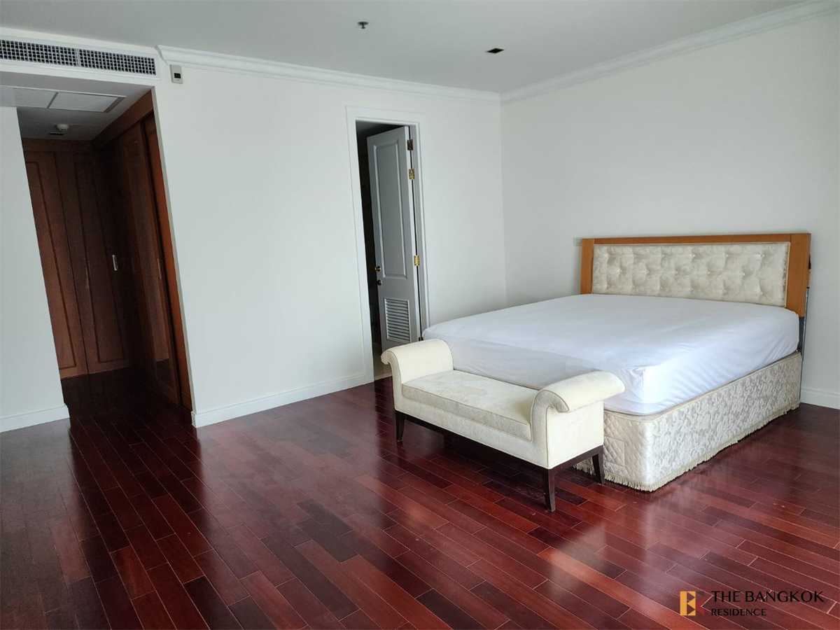 picture Athenee Residence near BTS Phloen Chit - 4/10
