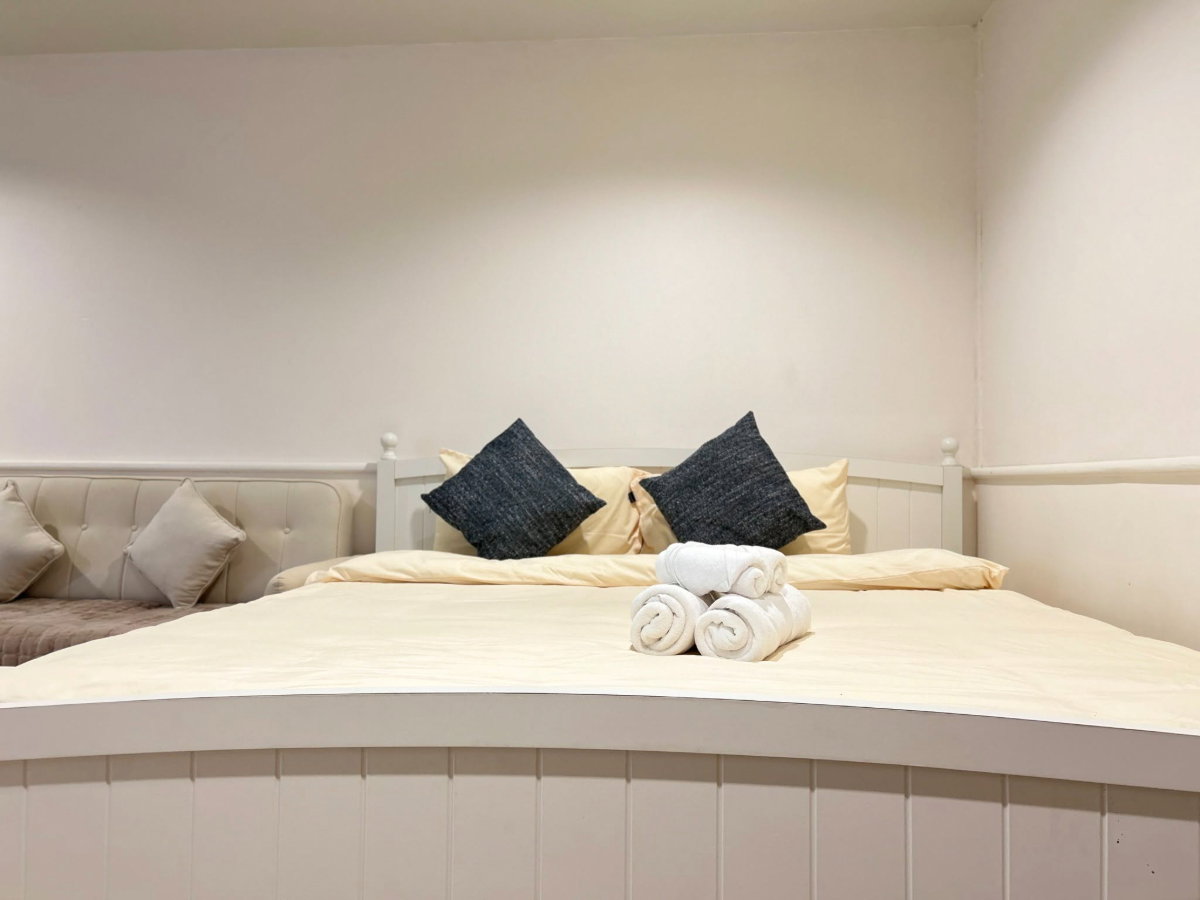 picture Night Bazaar Condotel, Newly renovated, with a separate kitchen area, Fully furnished. (Tel/Line 088-5986998) - 8/46