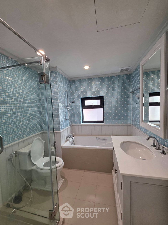 picture 2-BR Condo at Baan Piya Sathorn near MRT Si Lom (ID 3472556) - 5/5