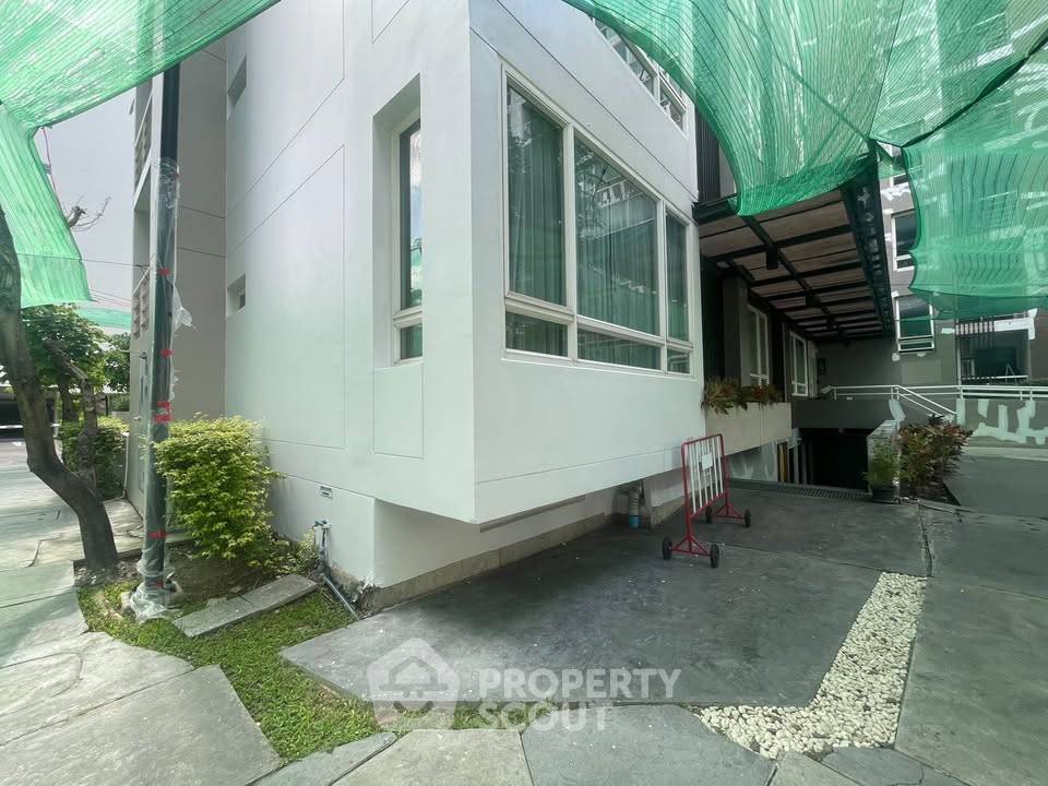 picture 2-BR Condo at Elements Srinakarin in Nong Bon (ID 3474020) - 36/39