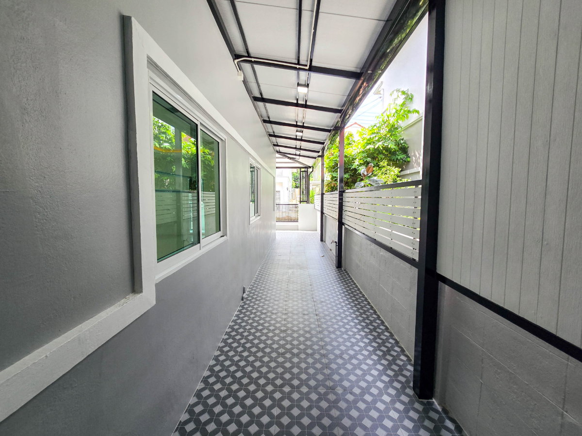 รูป บ้านแฝด ตกแต่งรีโนเวทใหม่ หลังใหญ่ หมู่บ้านบุรีรมย์ ซอยคู้บอน41 แขวงบางชัน เขตคลองสามวา - รูปที่ 12/20