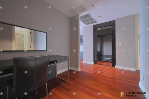 The Privilege of Luxury in an Economic Hub Location Athenee Residence near BTS Phloen Chit