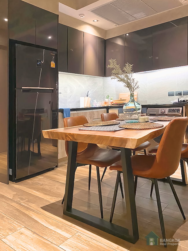 รูป The Lofts Asoke | ให้เช่าคอนโดห้องมุม 2 ห้องนอน ใกล้ MRT เพชรบุรี - รูปที่ 2/14