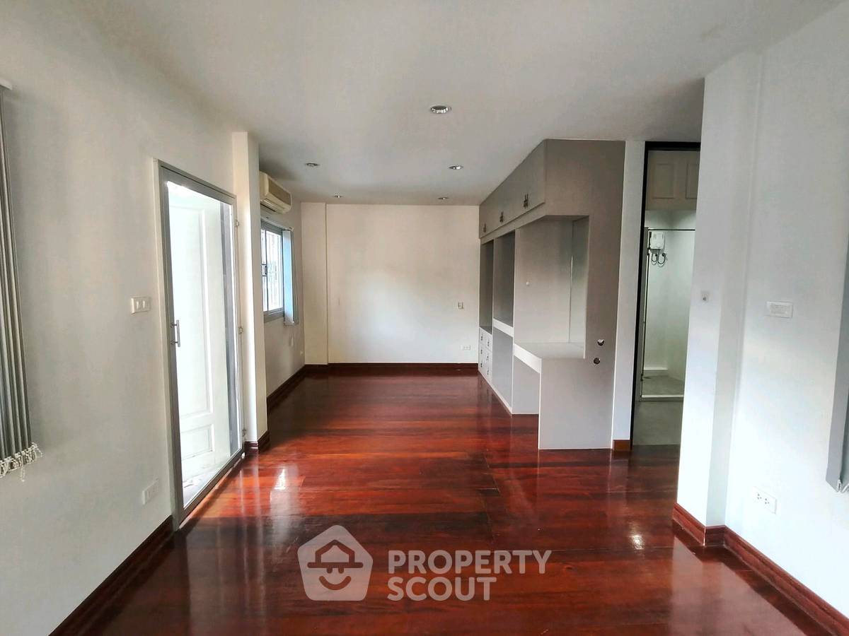 รูป บ้าน 2-ห้องนอน ใน พลับพลา (ID 3471136) - รูปที่ 9/15