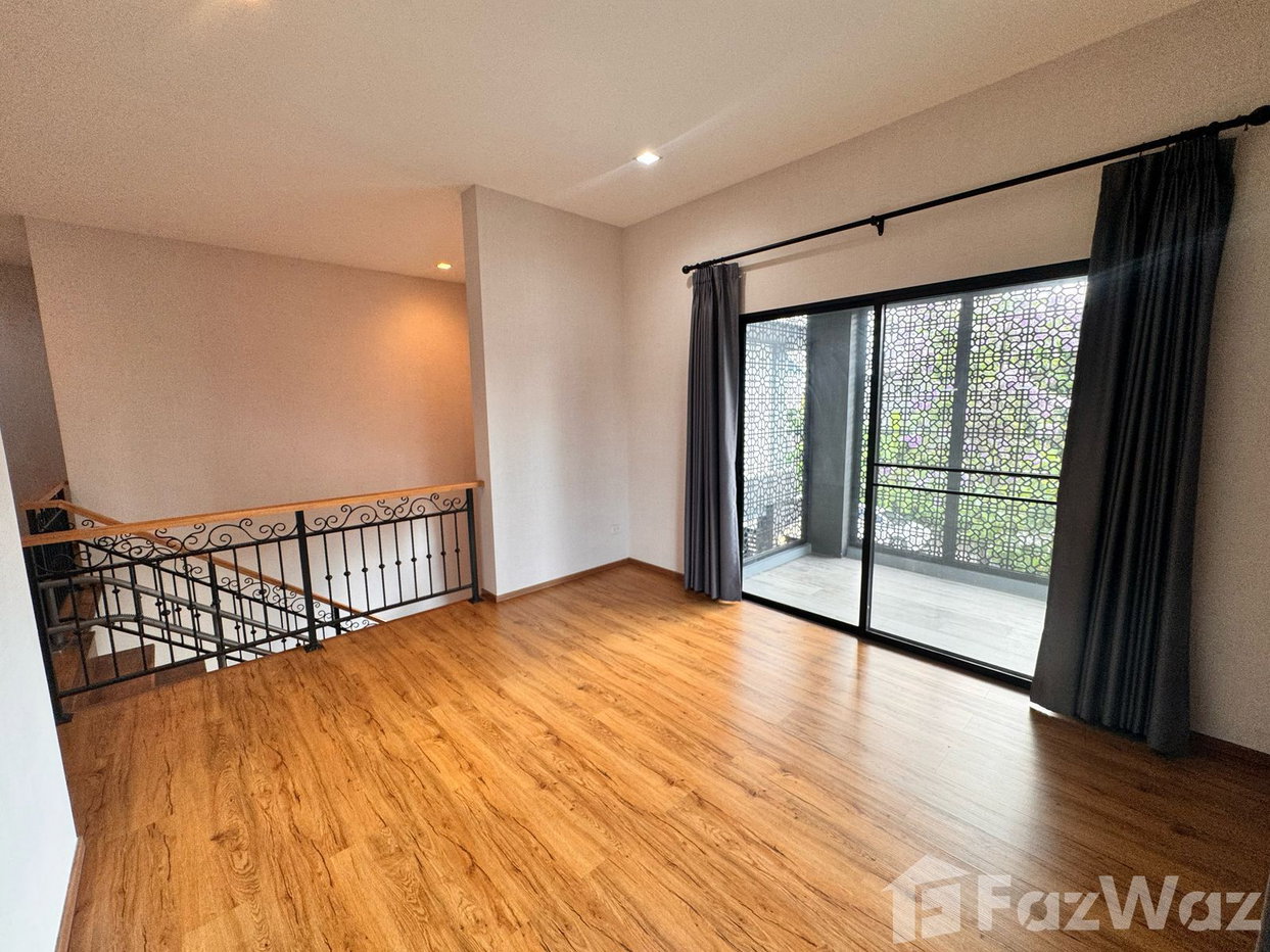 picture 6Bedrooms Corner House+ Warehouse For sale 5337080 - 10/23